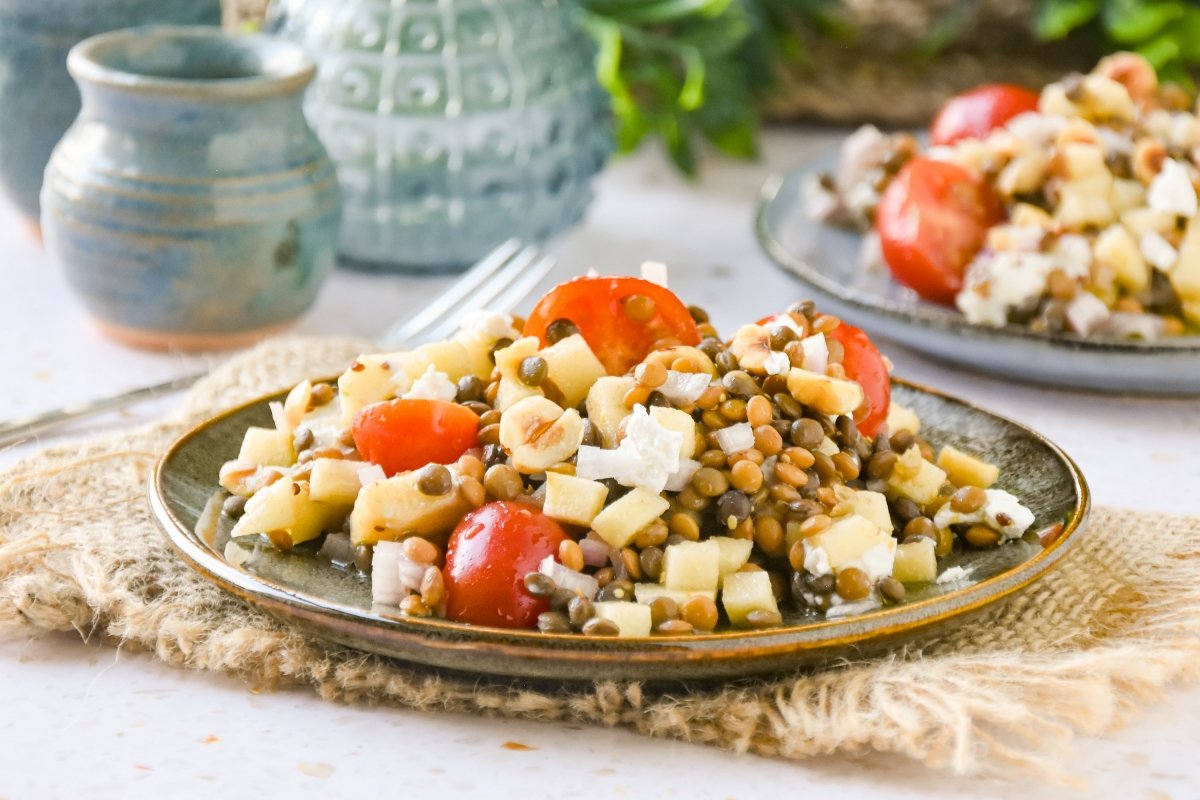 Ensalada de lentejas con verduras frescas